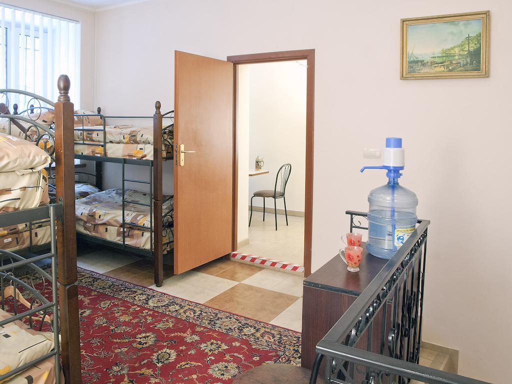 Niko Hostelリヴィウ 部屋 写真